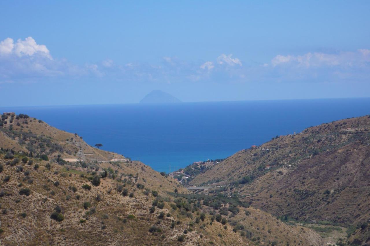 Contrada Carmine Bed & Breakfast Reitano  ภายนอก รูปภาพ