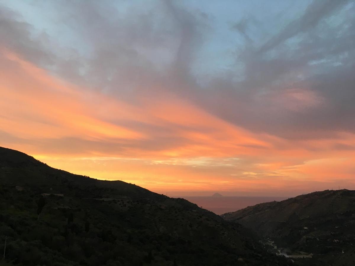 Contrada Carmine Bed & Breakfast Reitano  ภายนอก รูปภาพ